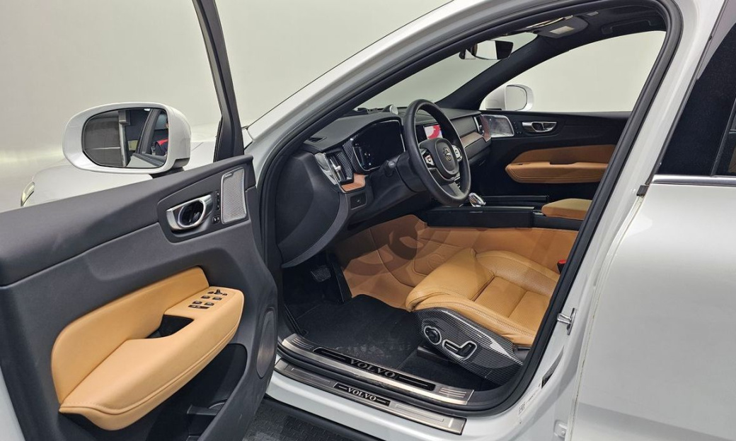 Volvo XC60 B5 Ultimate Bright, 2023