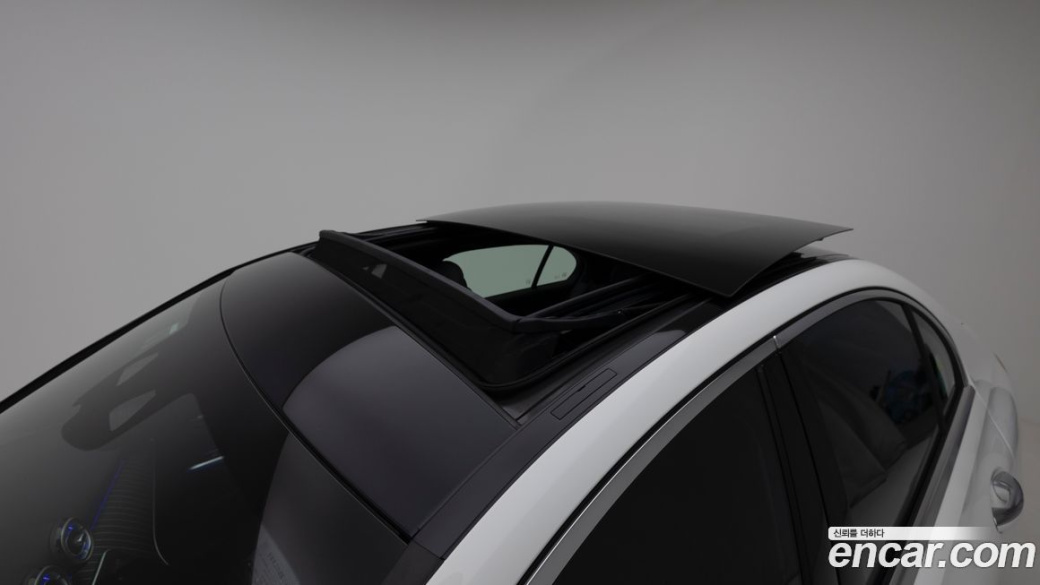 Mercedes-Benz C-Class C200 4MATIC Avantgarde, 2025