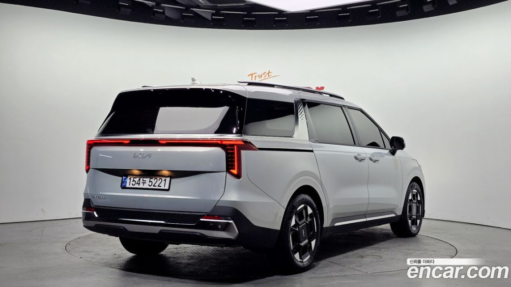 Kia Carnival 7-Seater Signature, 2024