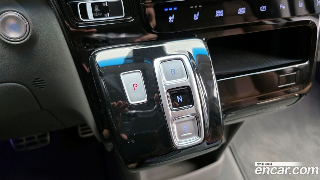 Hyundai Staria 2WD Camping Car, 2024