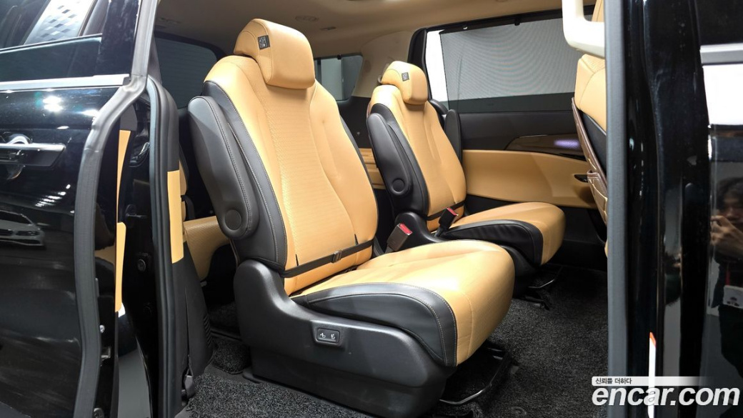 Kia Carnival 9-Seater Signature, 2022