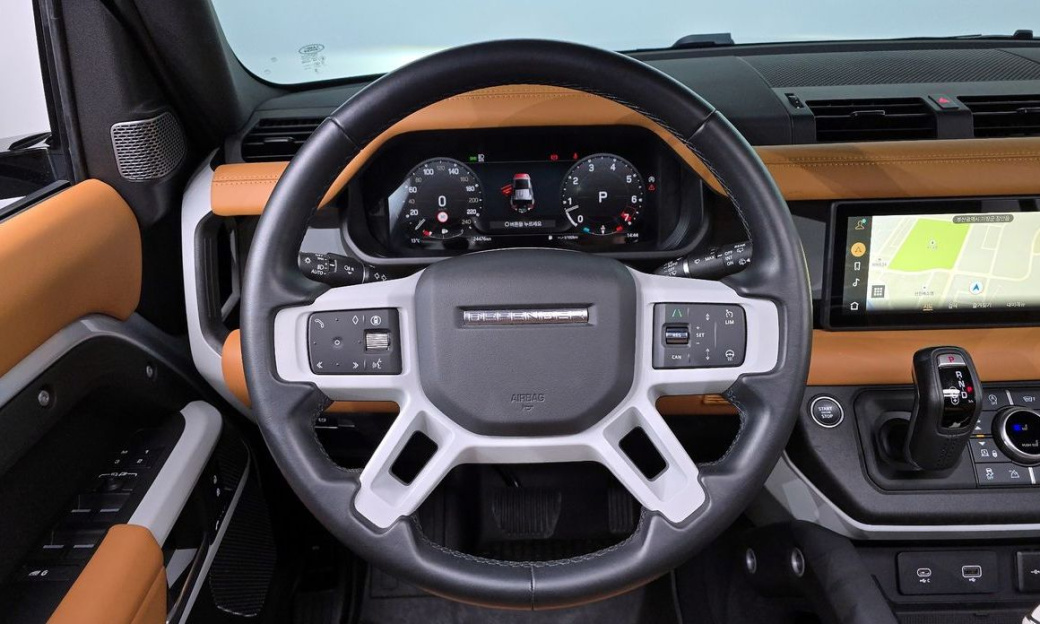Land Rover Defender 110 P300 X-Dynamic SE, 2024