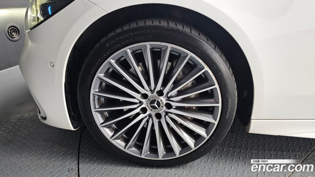 Mercedes-Benz C-Class C300 AMG Line, 2022