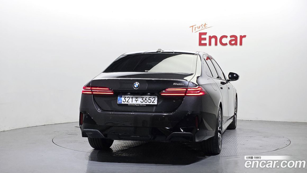 BMW 5-Series 520i M Sport, 2025