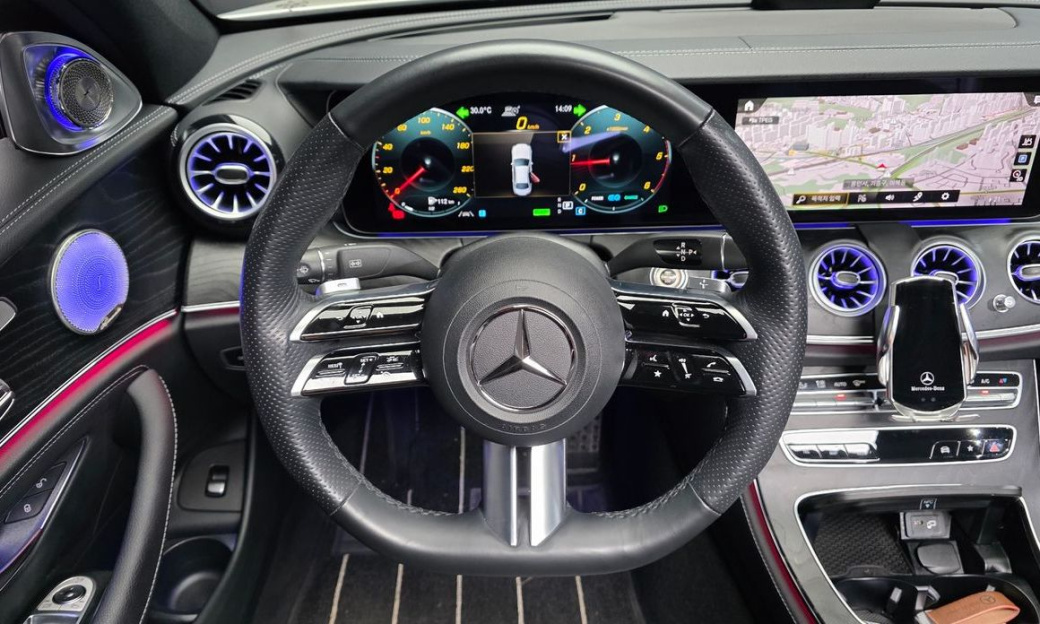 Mercedes-Benz E-Class E220d 4MATIC AMG Line, 2023