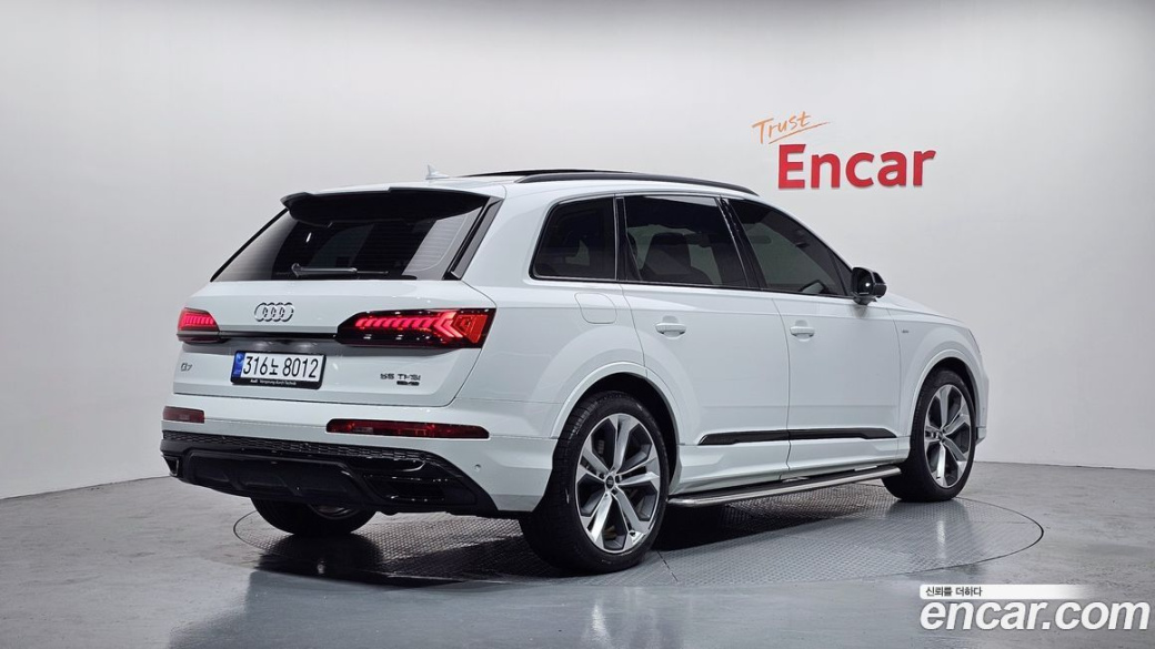 Audi Q7 55 TFSI Quattro Premium, 2022
