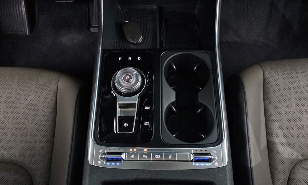 Kia Carnival 9-Seater Noblesse, 2024