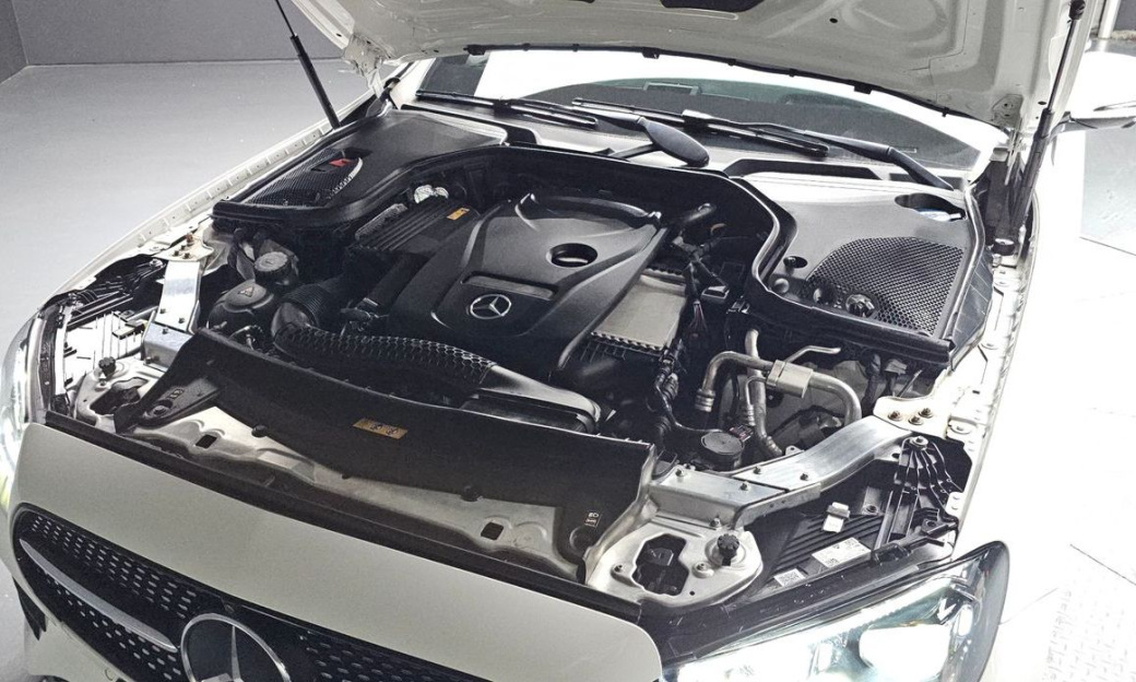 Mercedes-Benz E-Class E250 AMG Line, 2023