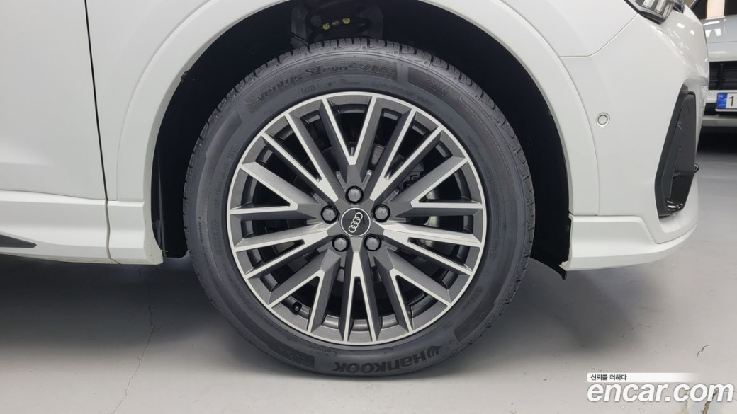 Audi Q3 35 TDI Premium, 2025