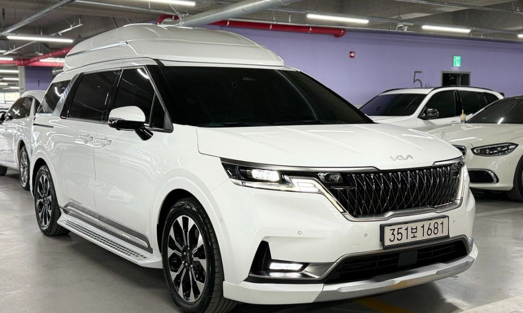 Kia Carnival 9-Seater Hi-Limousine, 2022