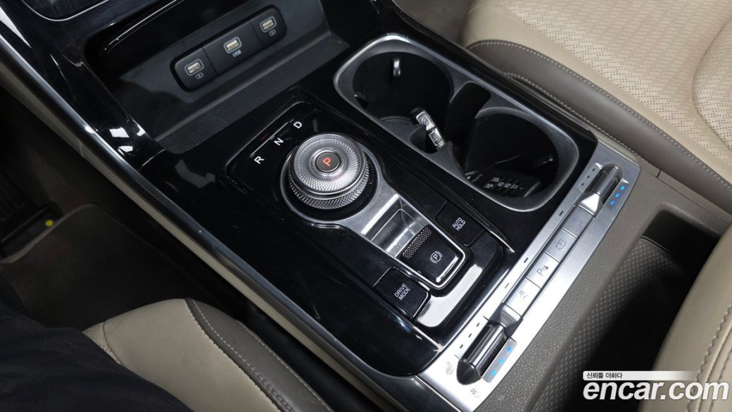 Kia Carnival 9-Seater Signature, 2022