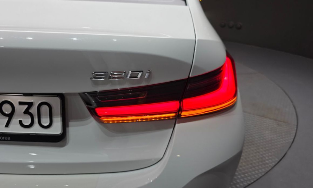 BMW 3-Series 320i, 2023