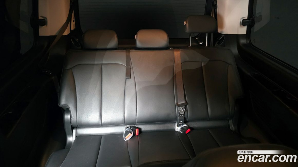 Hyundai Staria 4WD Tourer 9-Seater, 2025