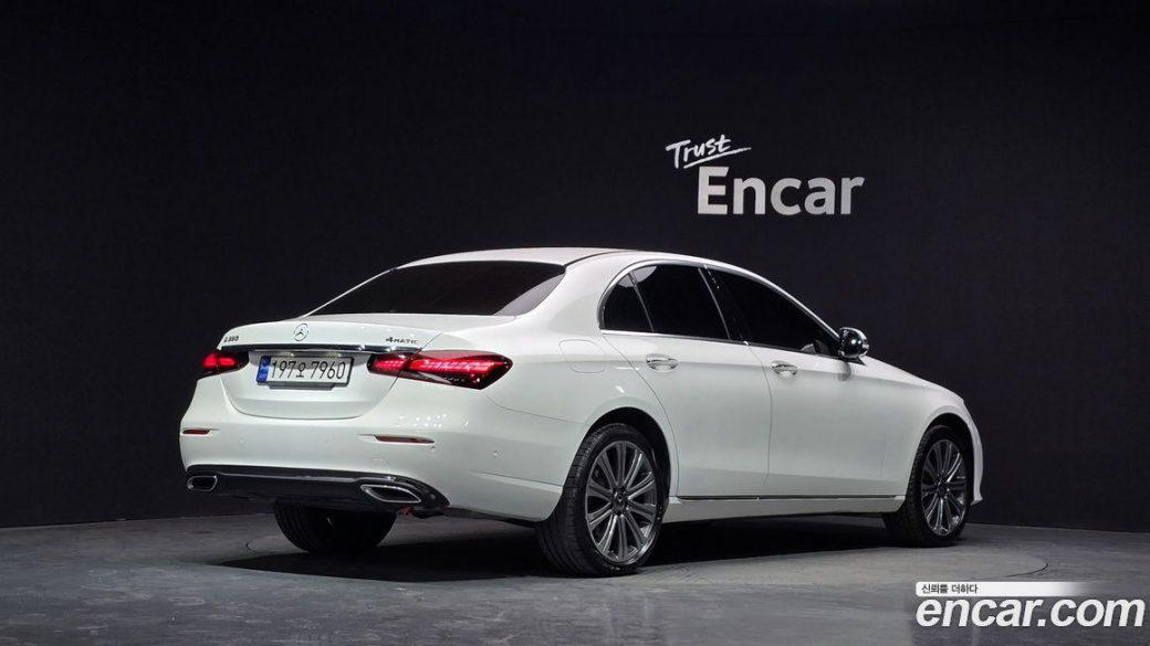 Mercedes-Benz E-Class E350 4MATIC Exclusive, 2023