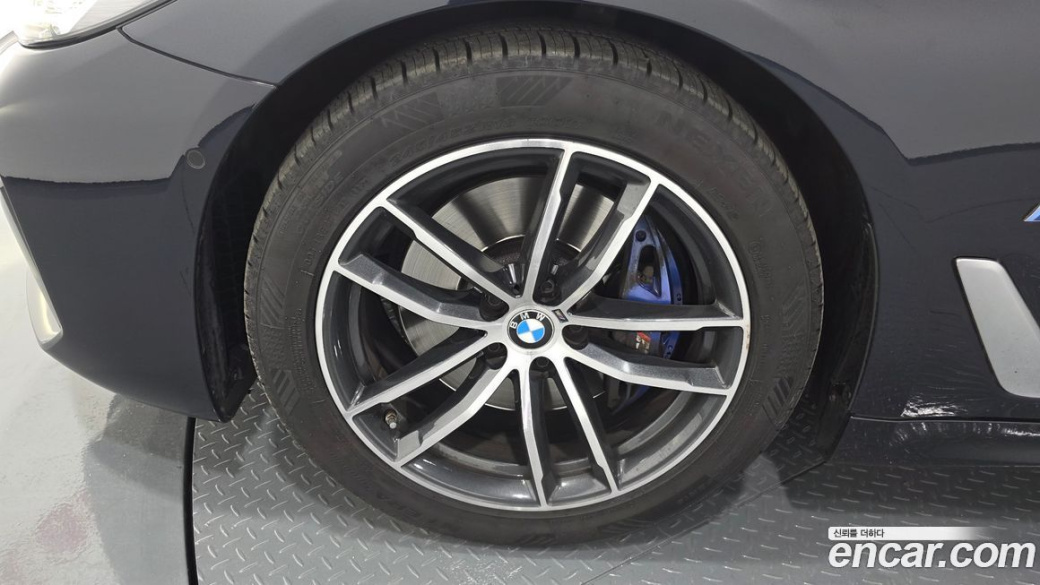 BMW 5-Series 520i M Sport, 2022