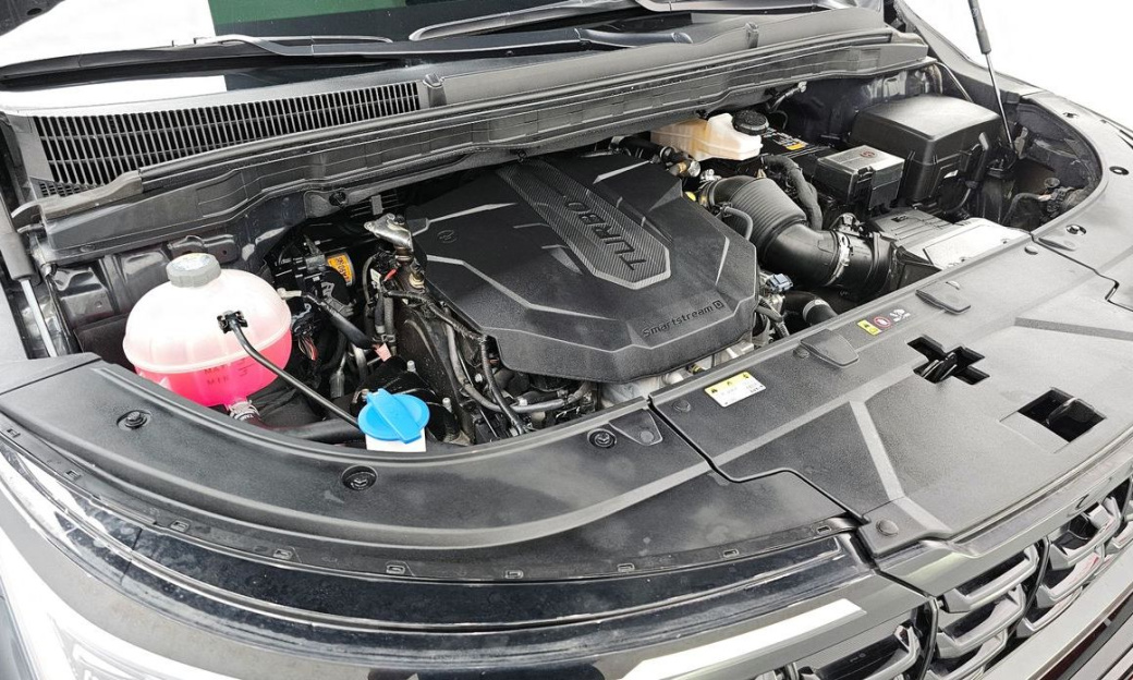 Kia Carnival 9-Seater Gravity, 2025