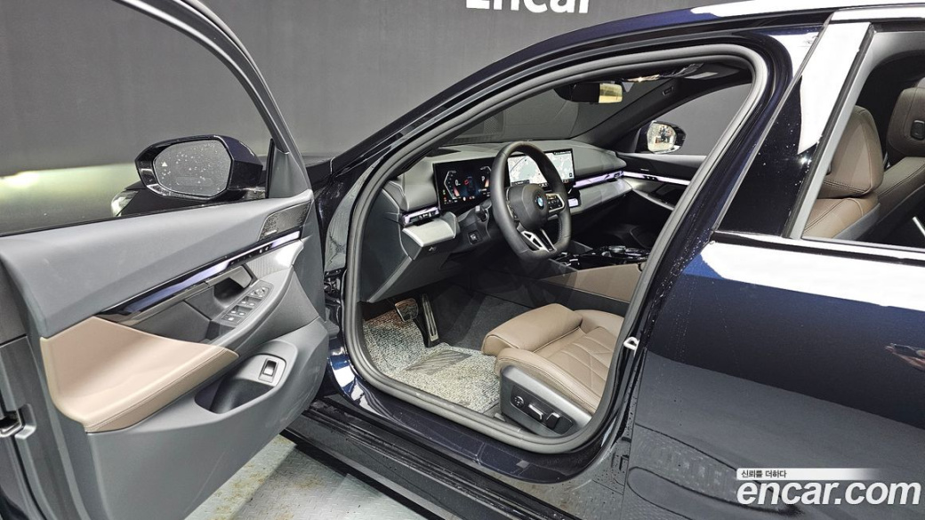 BMW 5-Series 520i M Sport, 2025