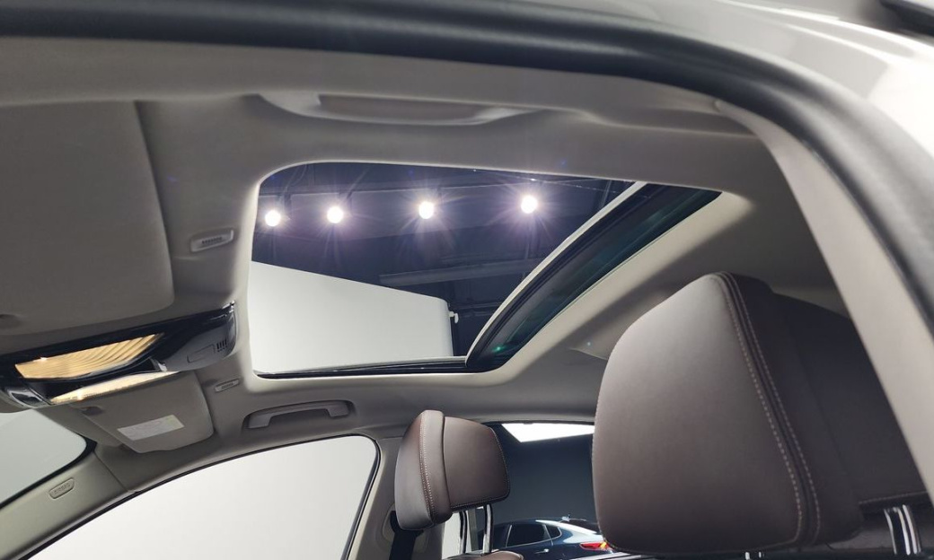 BMW 5-Series 530i Luxury, 2023