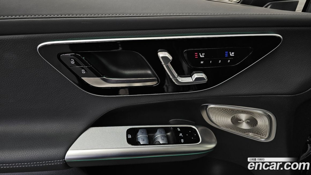 Mercedes-Benz GLC-Class GLC300 4MATIC AMG Line, 2025