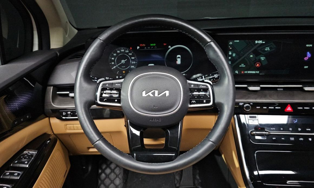 Kia Carnival 7-Seater Signature, 2022