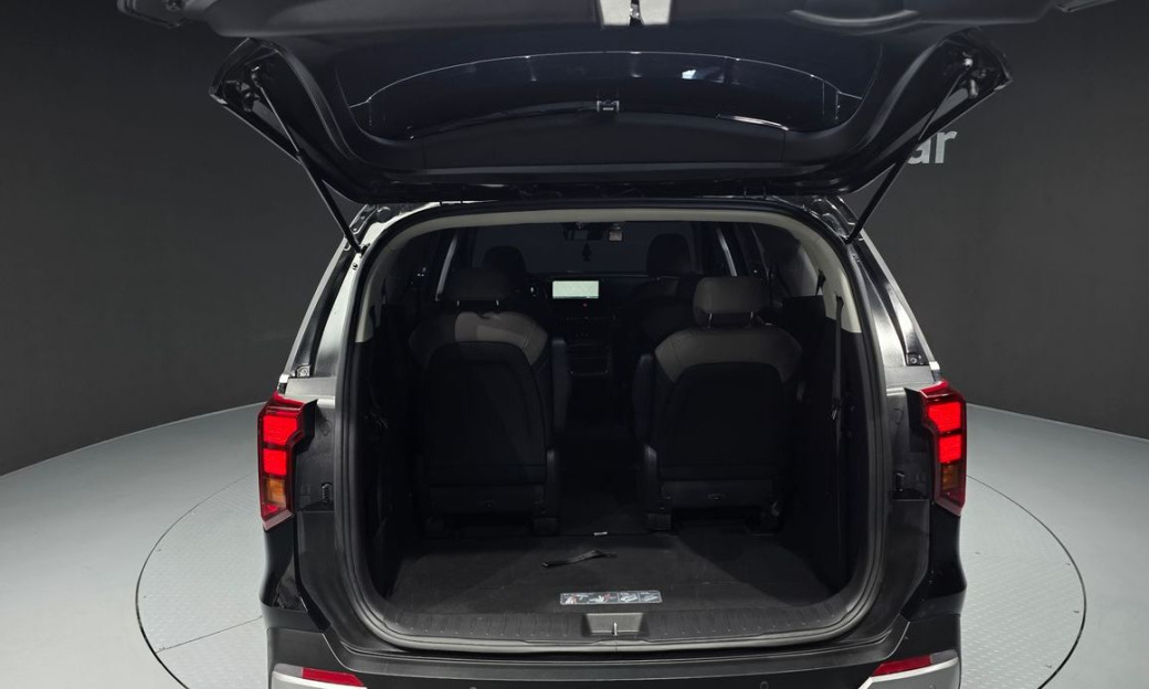 Kia Carnival 9-Seater Prestige, 2025