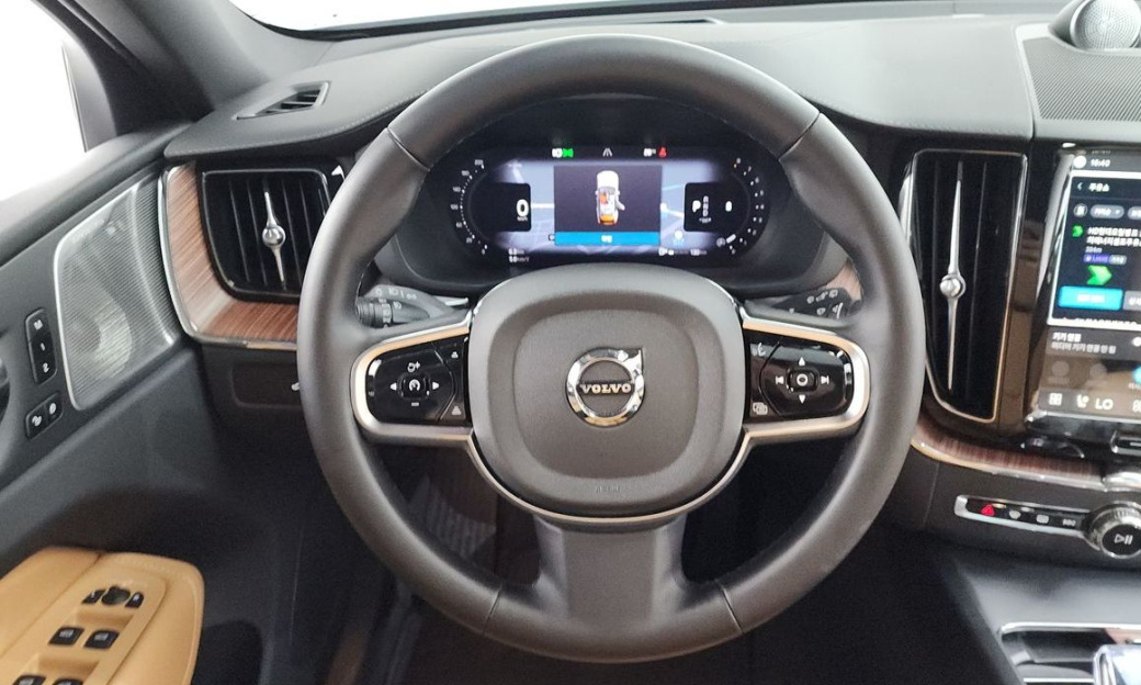 Volvo XC60 B6 Ultra Bright, 2025