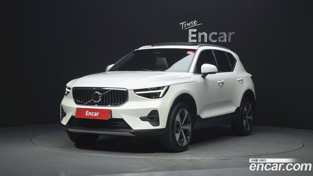 Volvo XC40 B4 Ultimate Bright, 2024
