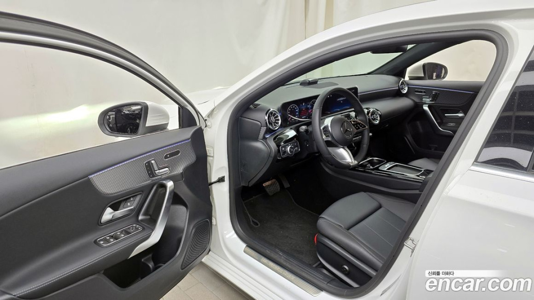 Mercedes-Benz A-Class A220 Hatchback, 2025
