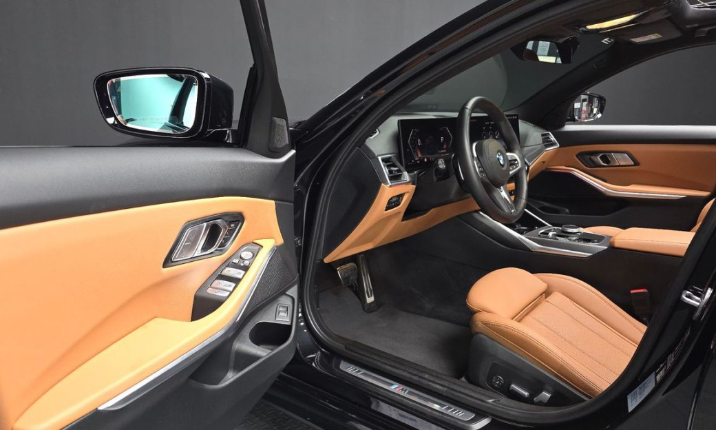 BMW 3-Series 320i M Sport, 2023