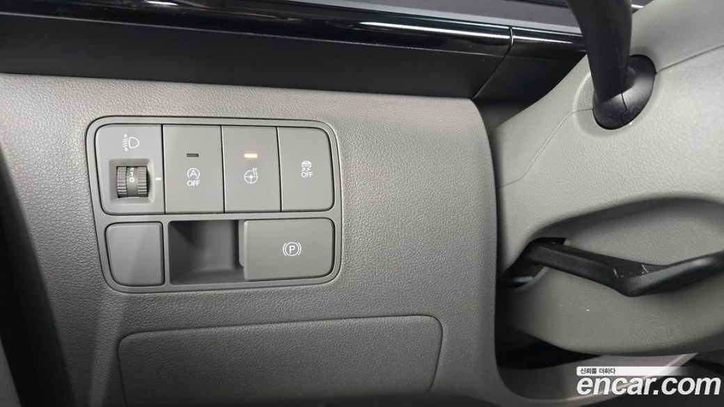 Hyundai Staria Lounge 9-Seater, 2022