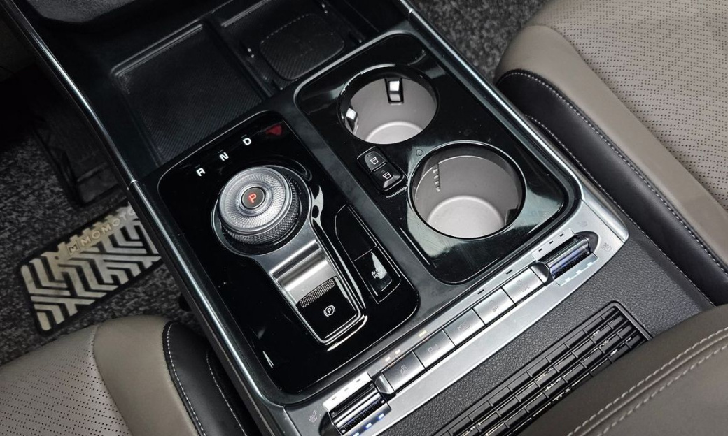 Kia Carnival 9-Seater Gravity, 2025