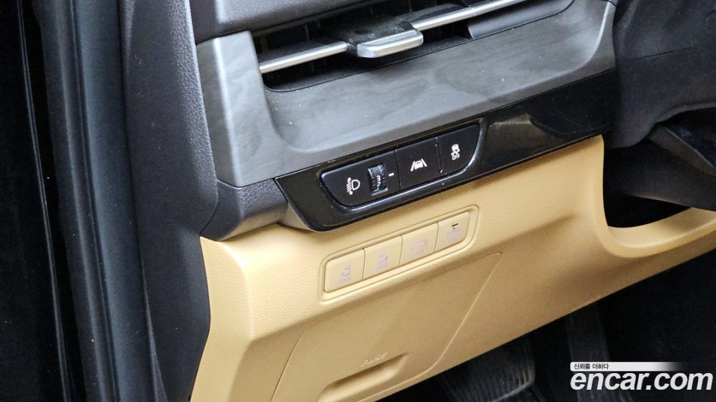 Kia Carnival 9-Seater Signature, 2023