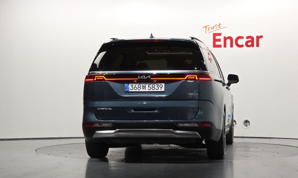 Kia Carnival 7-Seater Signature, 2023