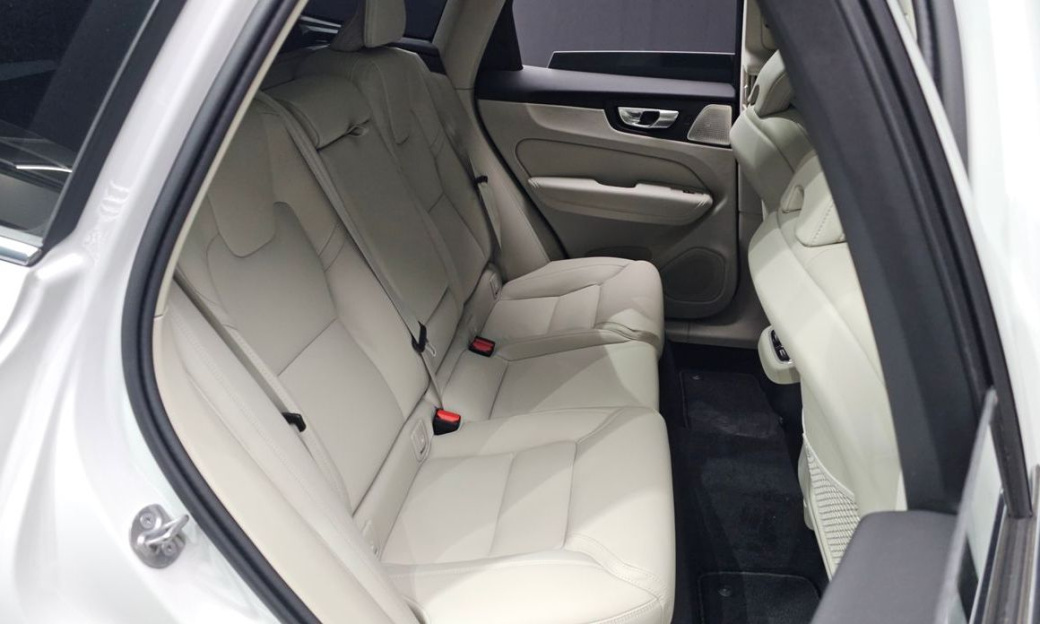 Volvo XC60 B5 Ultra Bright Air Sus, 2026