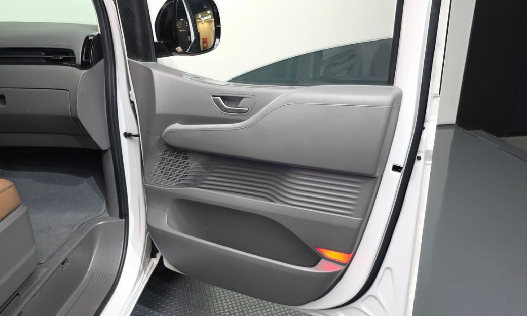 Hyundai Staria 2WD Camping Car, 2024