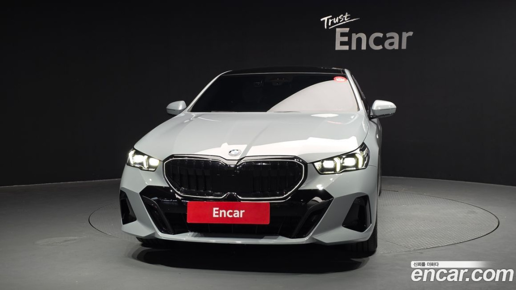 BMW 5-Series 520i M Sport, 2025