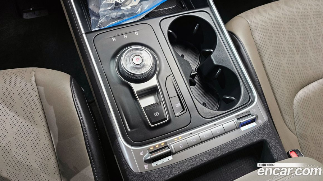 Kia Carnival 9-Seater Prestige, 2025