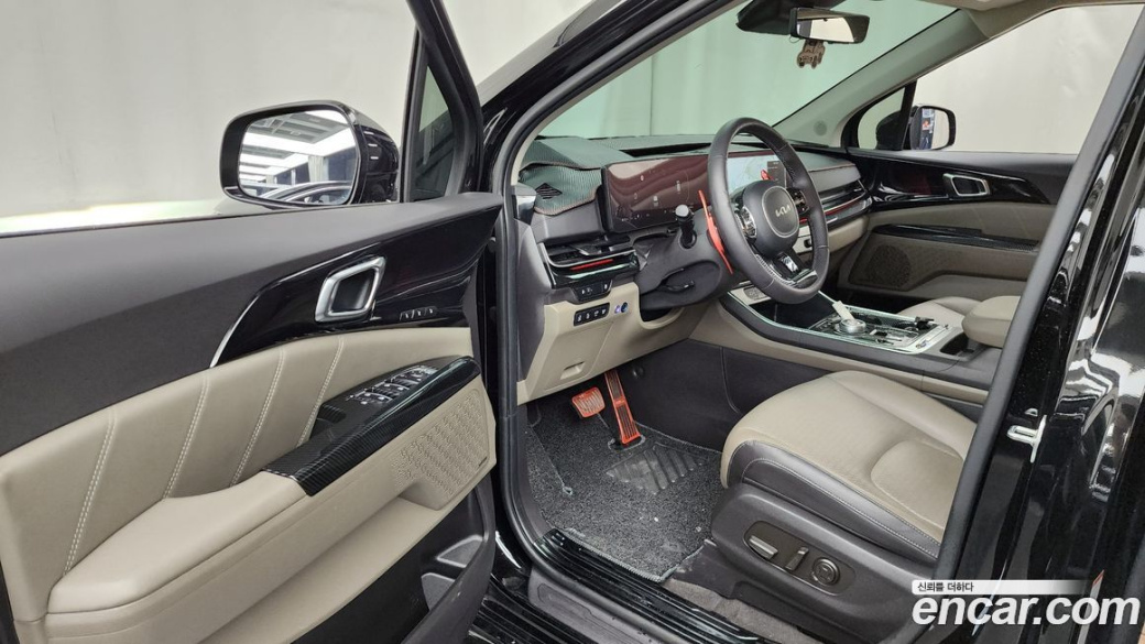Kia Carnival 9-Seater Signature, 2024