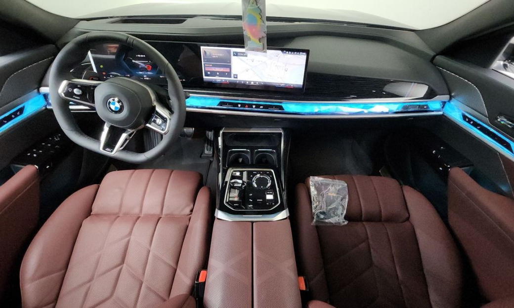 BMW 7-Series 740i xDrive M Sport, 2025