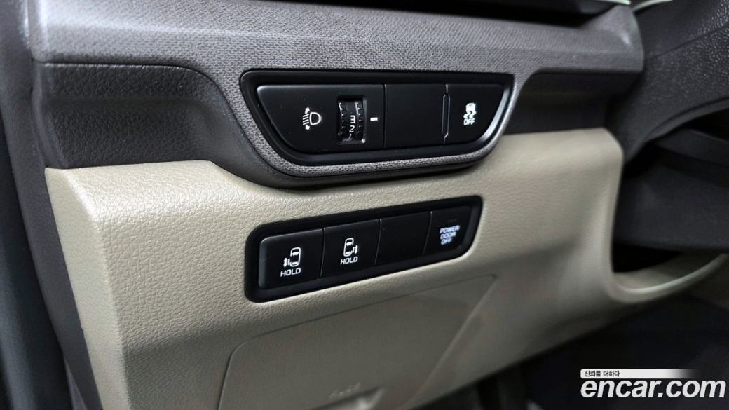 Kia Carnival 9-Seater Prestige, 2024