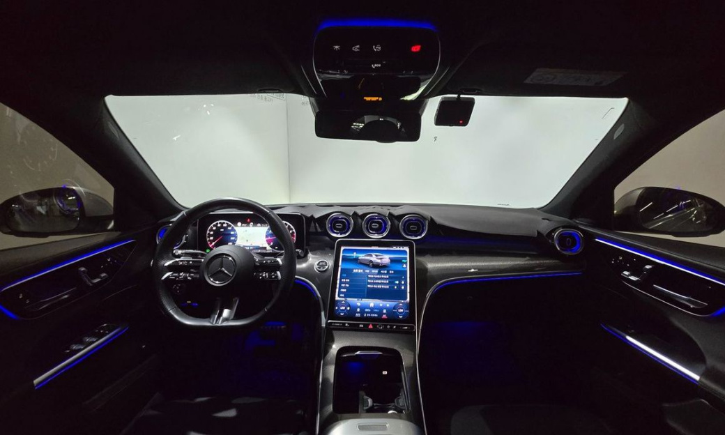 Mercedes-Benz C-Class C300 4MATIC AMG Line, 2023