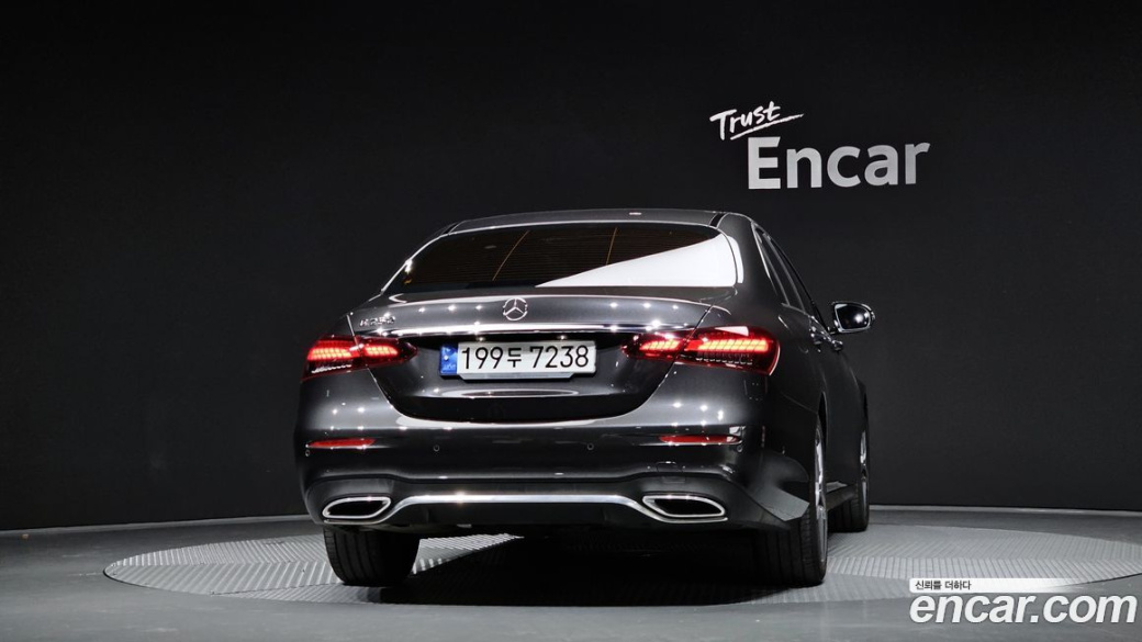 Mercedes-Benz E-Class E250 AMG Line, 2023
