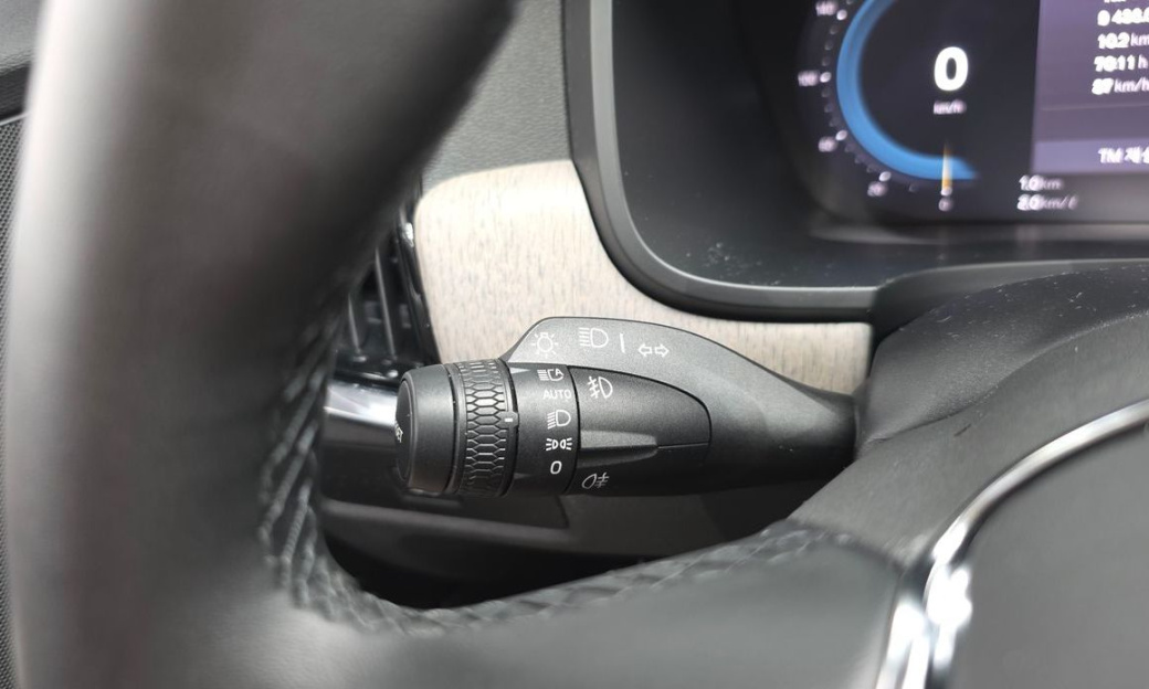 Volvo V90 B5 Plus AWD, 2025