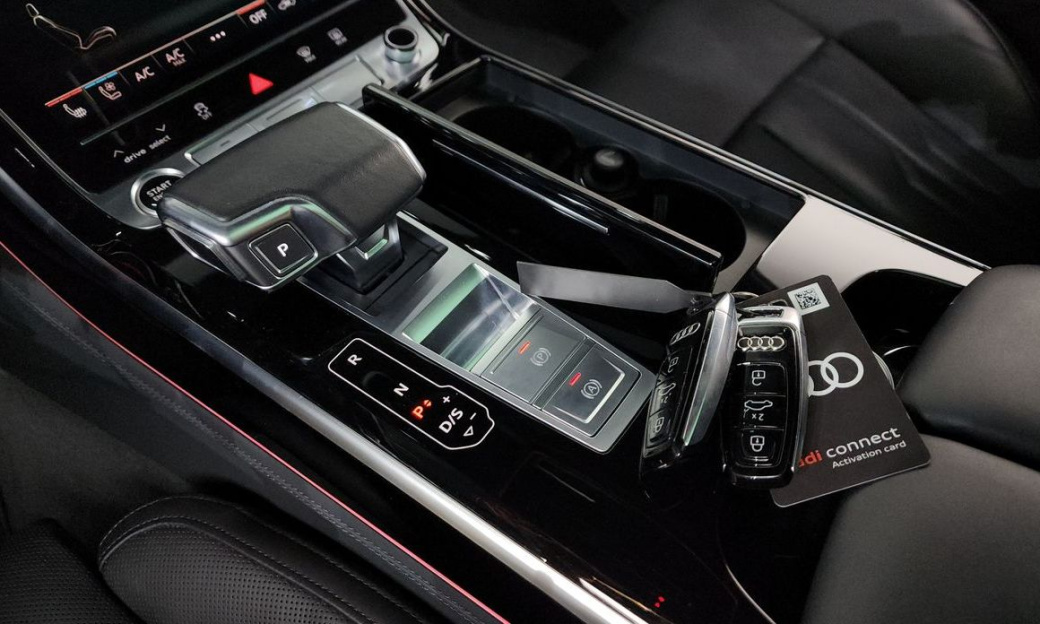 Audi A8 55 TFSI Quattro LWB, 2021