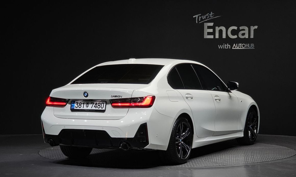 BMW 3-Series 320i M Sport, 2024
