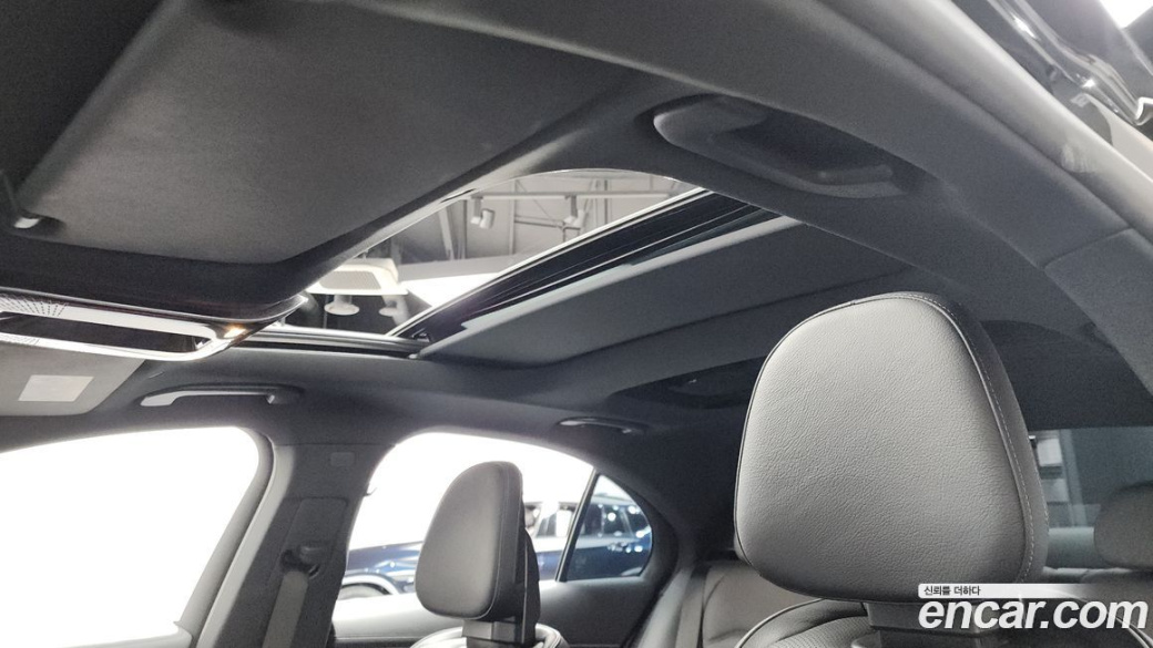 Mercedes-Benz E-Class E300 4MATIC AMG Line, 2024
