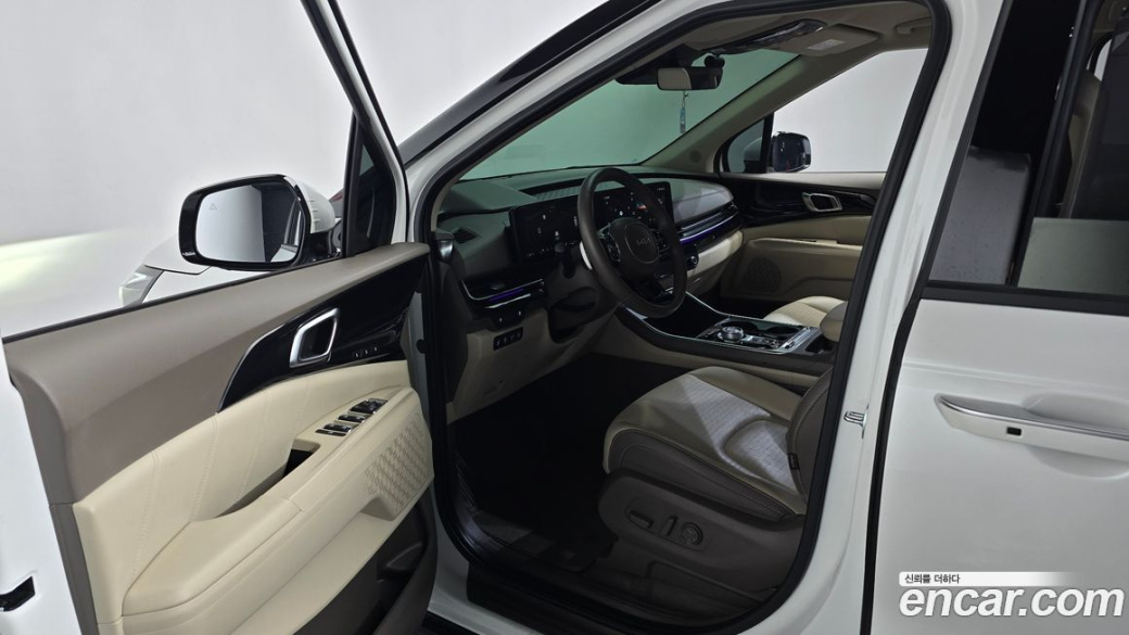 Kia Carnival 7-Seater Signature, 2024