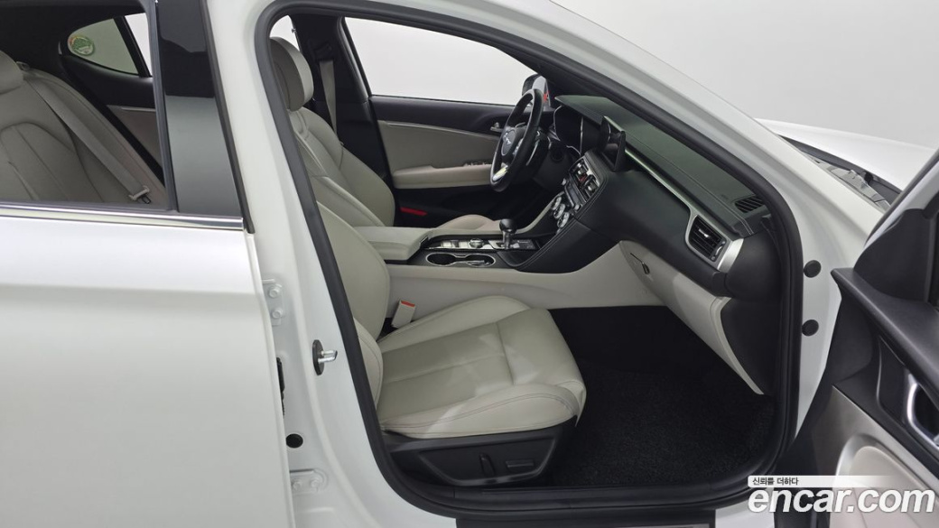 Genesis G70 Gasoline 2.0T 4WD, 2022