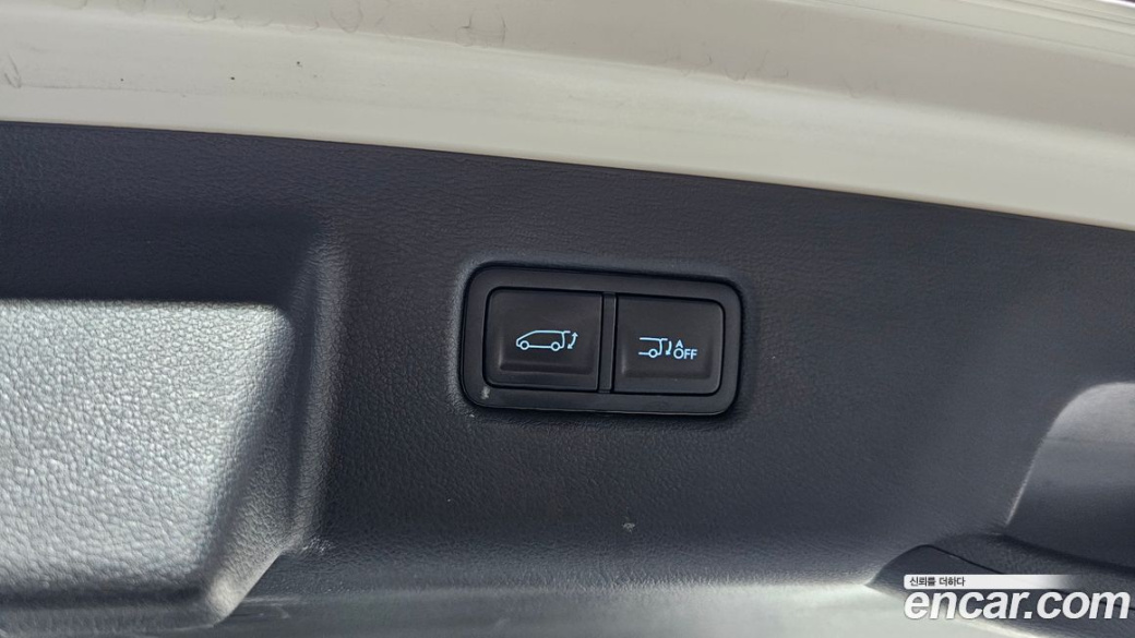 Hyundai Staria 4WD Tourer 9-Seater, 2023