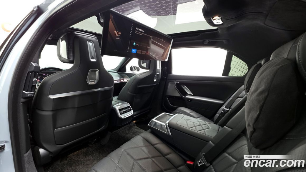 BMW 7-Series 740i sDrive M Sport Individual, 2023